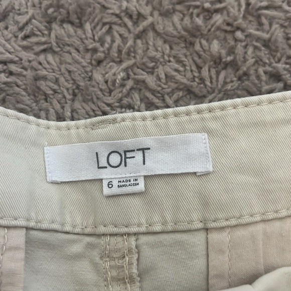 Loft Twill Khaki Shorts Size 6 A03 - Picture 2 of 4